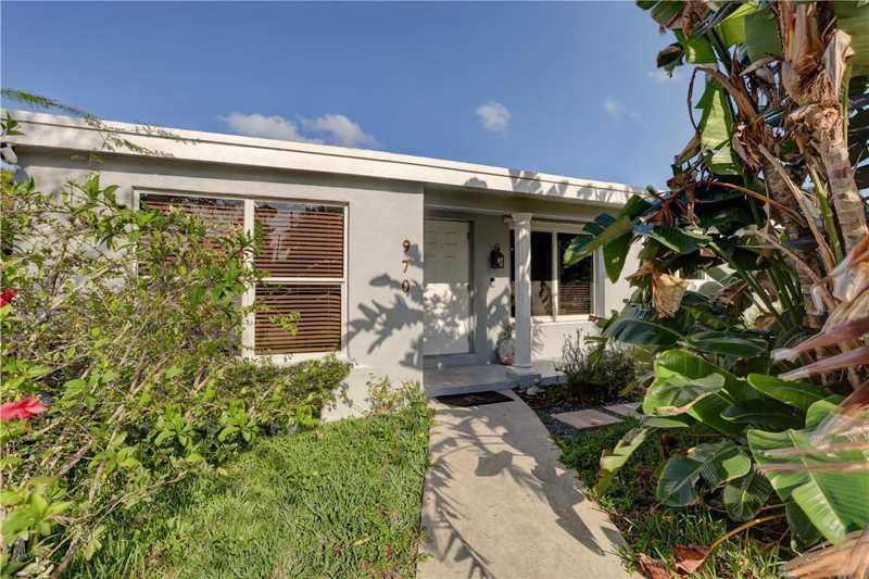 970 SW 3rd Avenue, Pompano Beach FL 33060