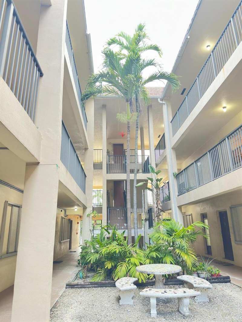 348 S Federal Highway # 10, Dania Beach FL 33004