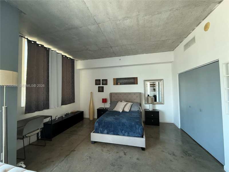 133 NE 2nd Ave # 2811, Miami FL 33132