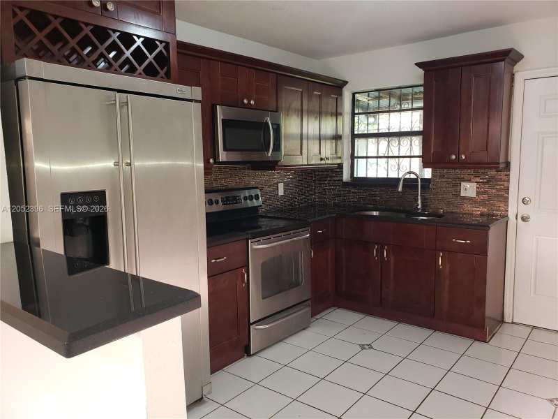 2998 NW 30th St # 2995, Miami FL 33142