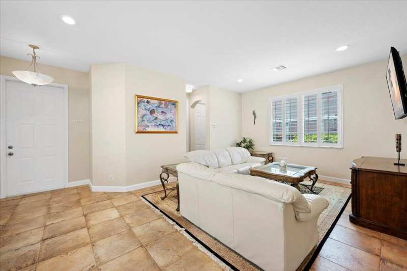 513 Tomahawk Court, Palm Beach Gardens FL 33410