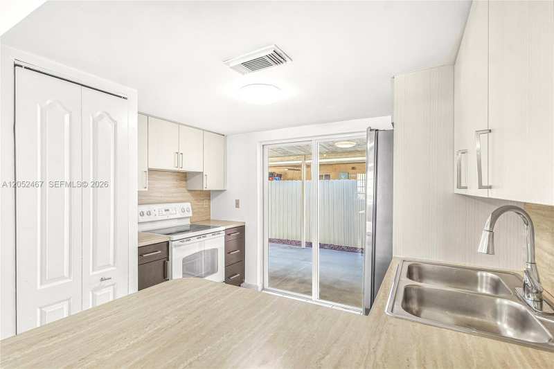2228 W 74th St # 13, Hialeah FL 33016