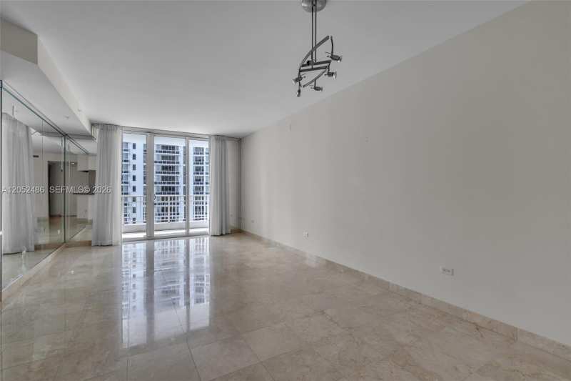 801 Brickell Key Blvd # 2108, Miami FL 33131
