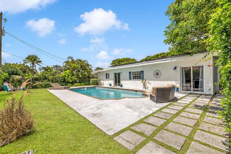 3830 NE 22nd Terrace, Lighthouse Point FL 33064