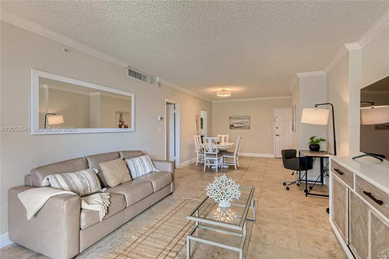 2501 S Ocean Dr, Hollywood FL 33019