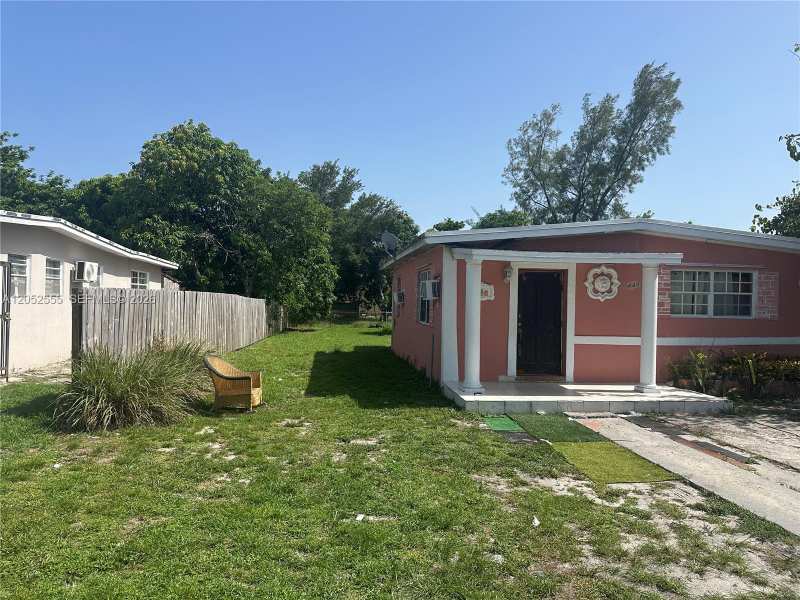440 NW 133rd St, North Miami FL 33168