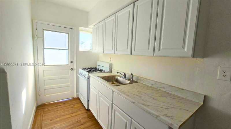 660 84th St # 39, Miami Beach FL 33141