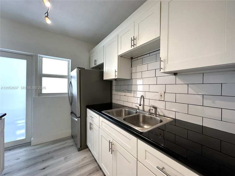 955 Bay Dr # 7, Miami Beach FL 33141