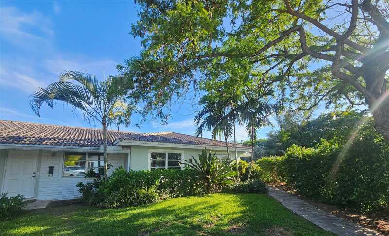 2110 NE 41st Street # D, Lighthouse Point FL 33064