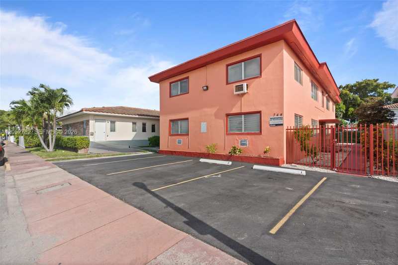 744 85th St, Miami Beach FL 33141