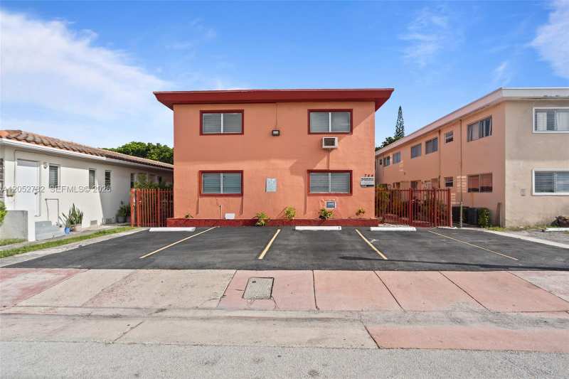 744 85th St, Miami Beach FL 33141