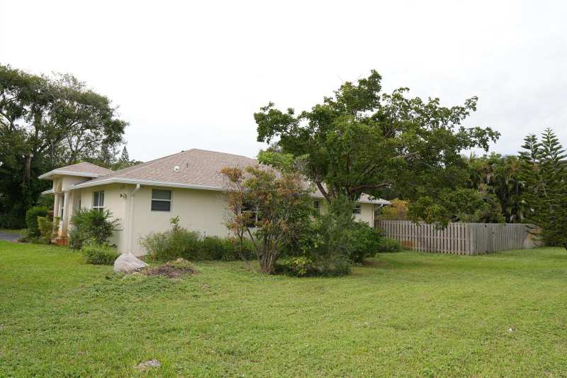 821 SW 13TH Court, Pompano Beach FL 33060
