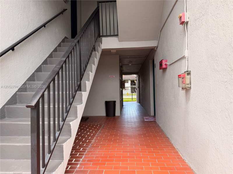 7100 NW 179th St # 104, Hialeah FL 33015