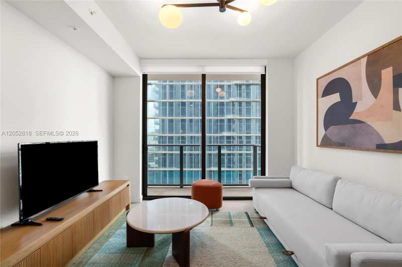 11 NE 6th St # 2204, Miami FL 33132