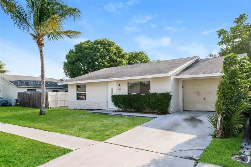 6004 Westfall Rd, Lake Worth FL 33463