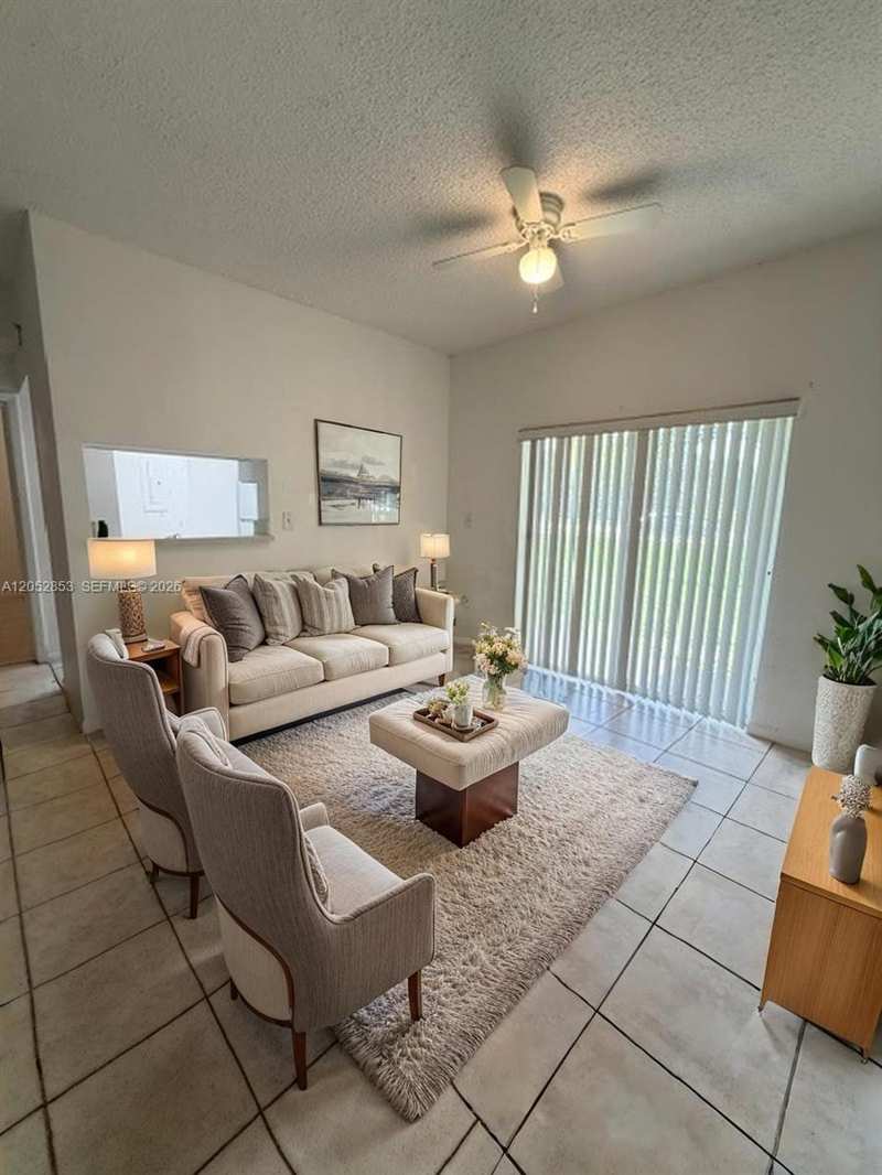 2421 NW 96th Ter # 20J, Pembroke Pines FL 33024