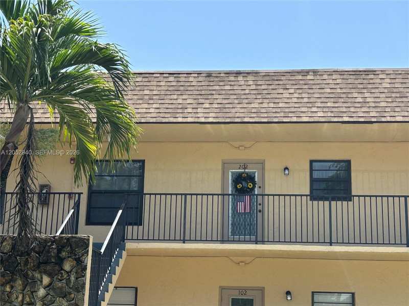 200 Gate Rd # 202, Hollywood FL 33024