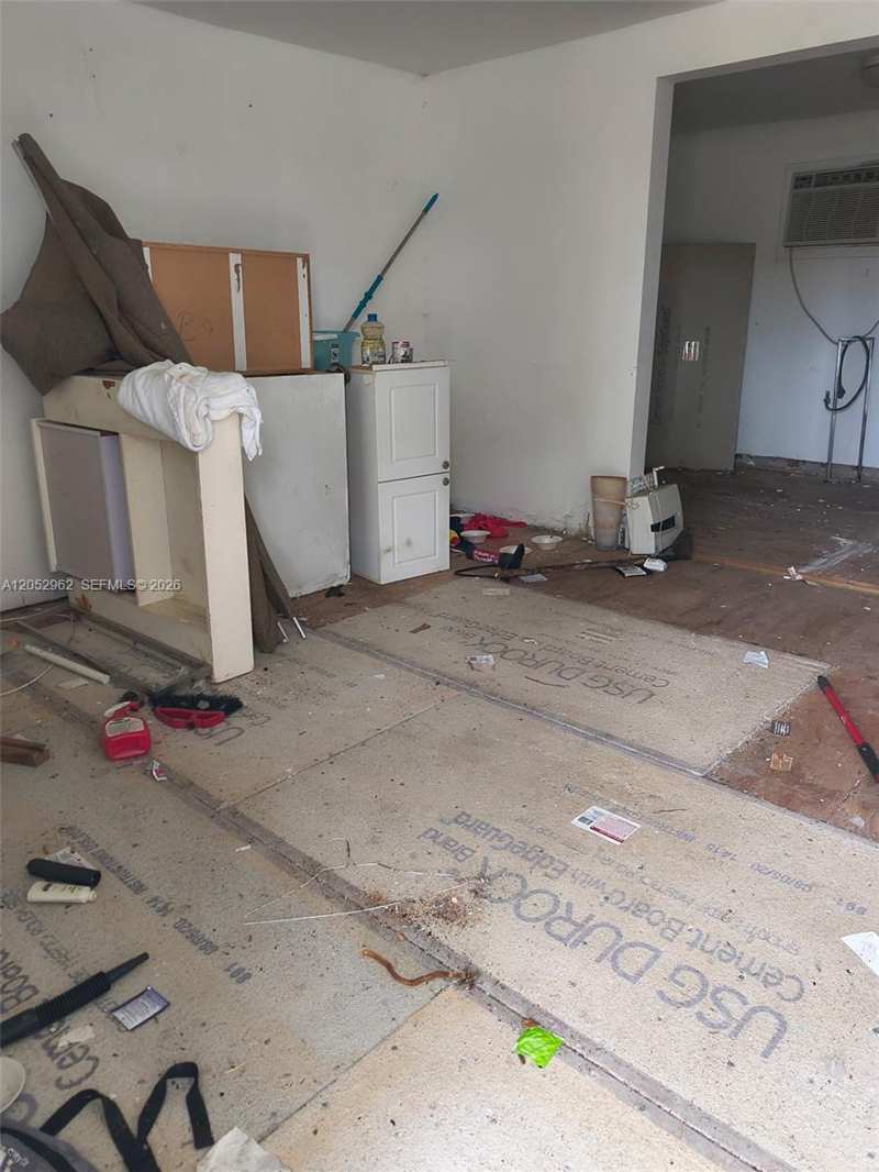 214 N 61st Ter, Hollywood FL 33024