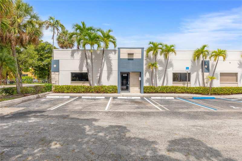 8125 NW 33rd St, Doral FL 33122