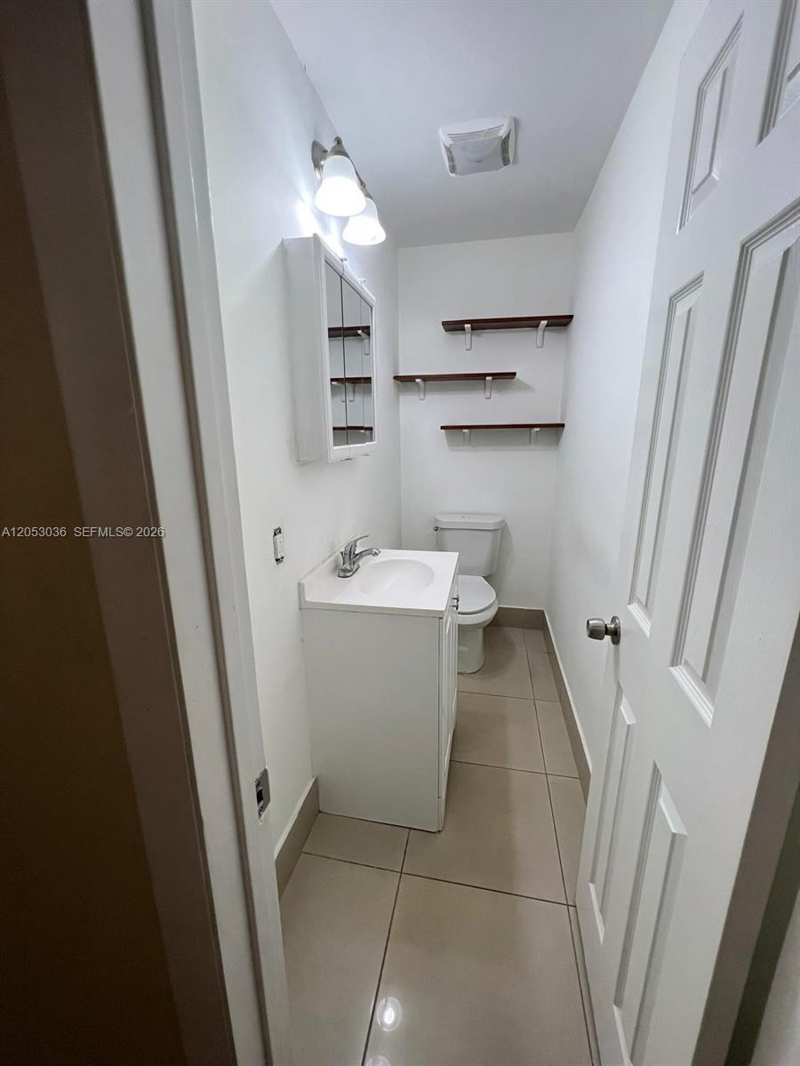 620 SW 7th Ave, Hallandale Beach FL 33009