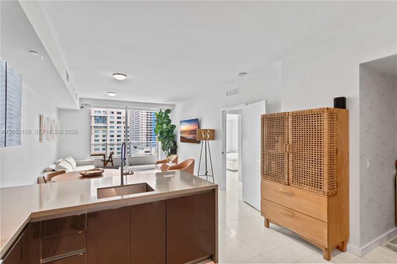 1080 Brickell Ave # 1602, Miami FL 33131