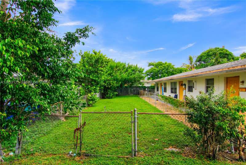 5311 NW 16th St, Lauderhill FL 33313