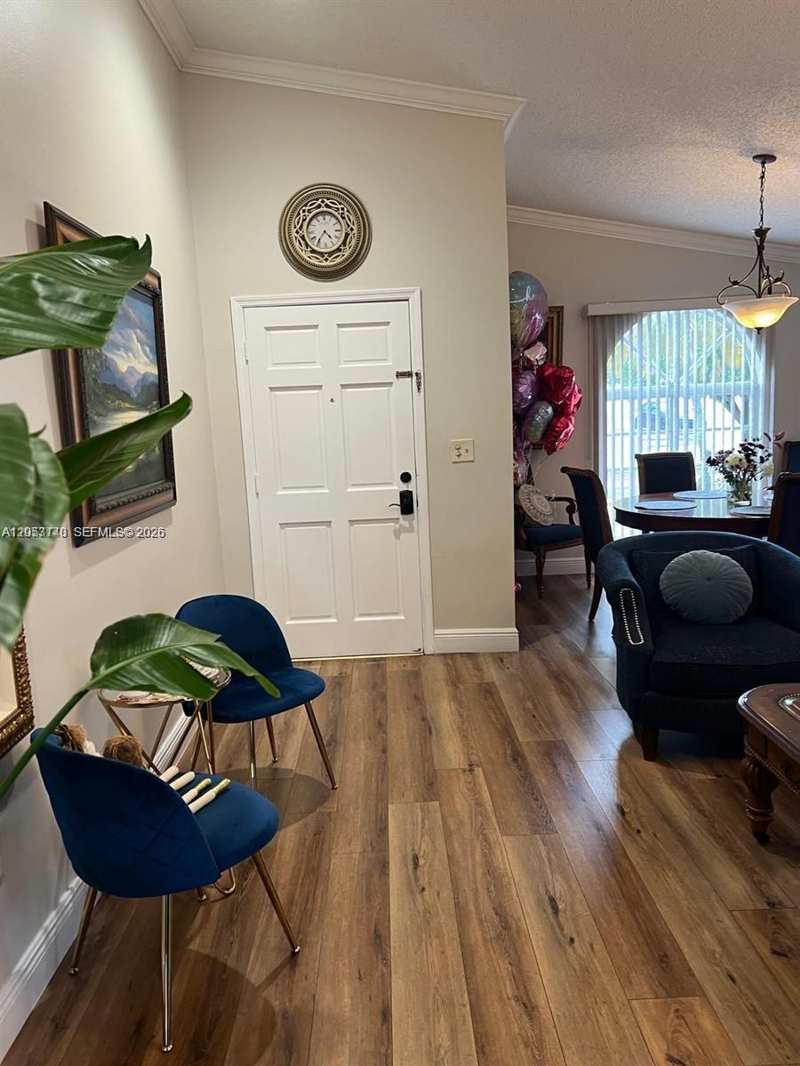 4911 SW 142nd Pl, Miami FL 33175