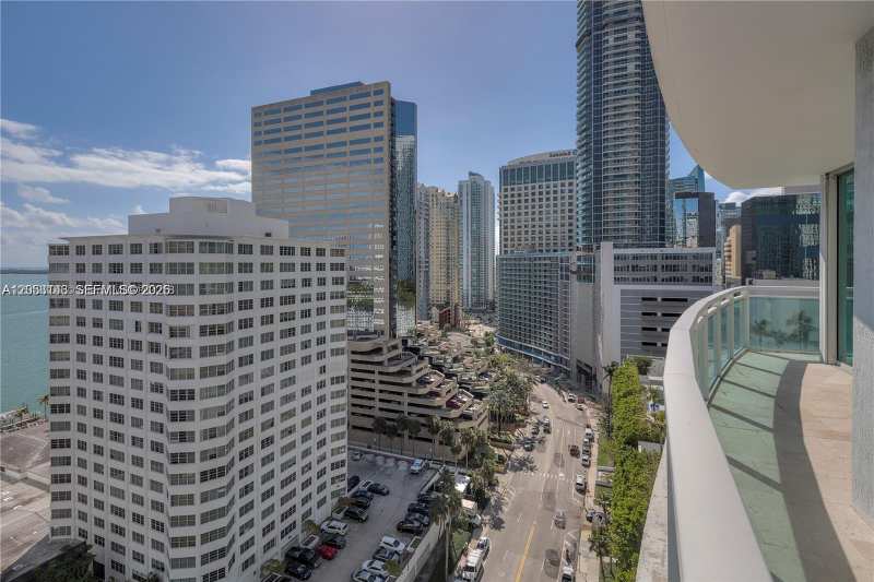 950 Brickell Bay Dr # 1711, Miami FL 33131