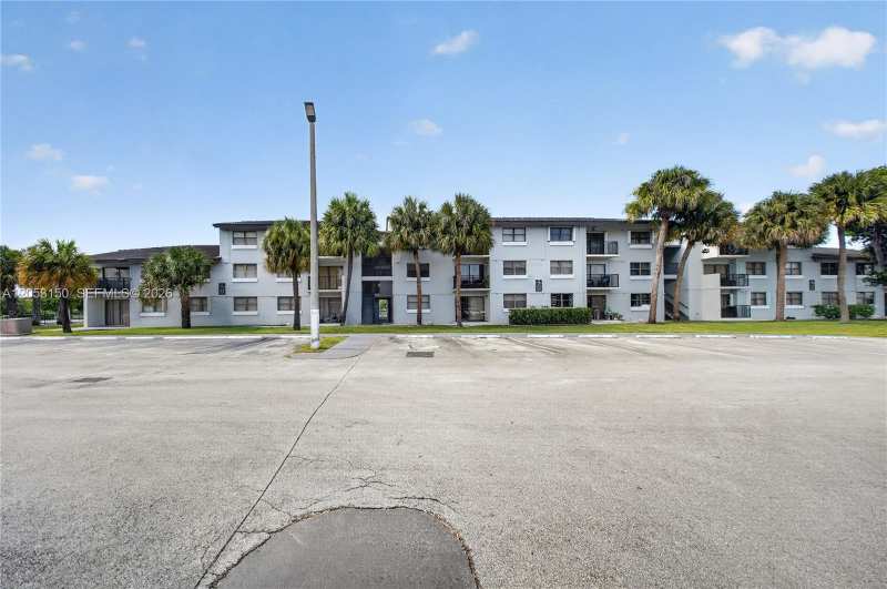 7195 NW 179th St # 109, Hialeah FL 33015