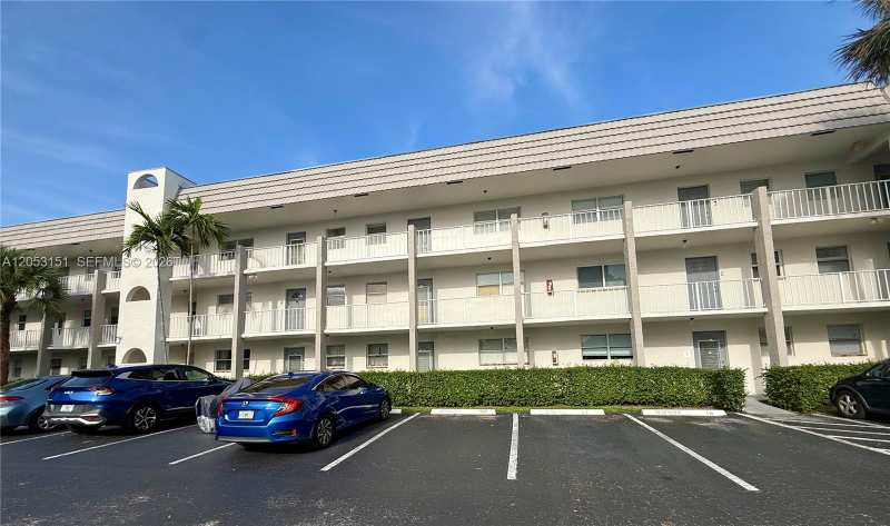 8590 Sunrise Lakes Blvd # 309, Sunrise FL 33322