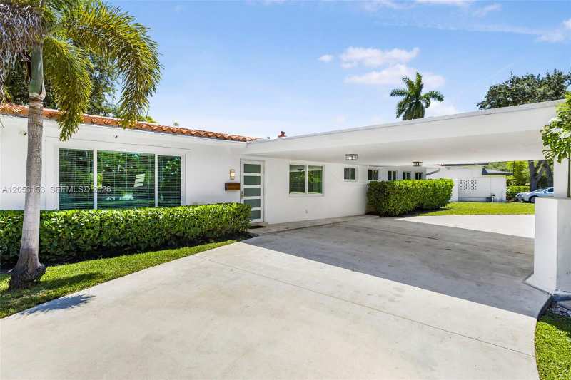 11121 Griffing Blvd, Biscayne Park FL 33161