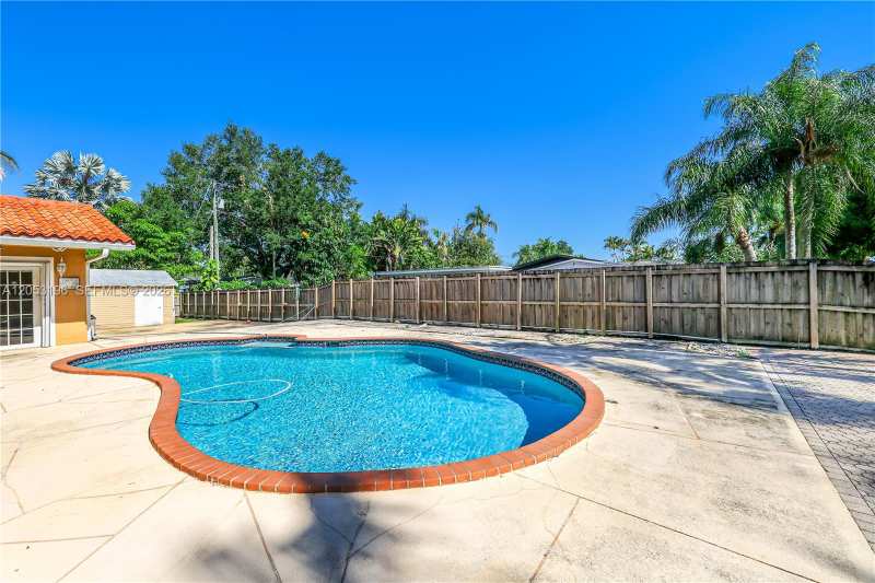 16520 SW 272nd St, Homestead FL 33031