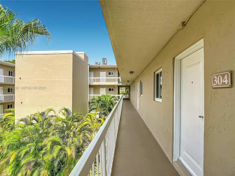 7722 Camino Real # E304, Miami FL 33143