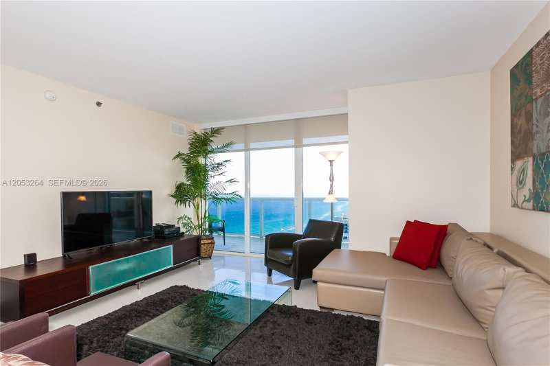 1830 S Ocean Dr # 3204, Hallandale Beach FL 33009