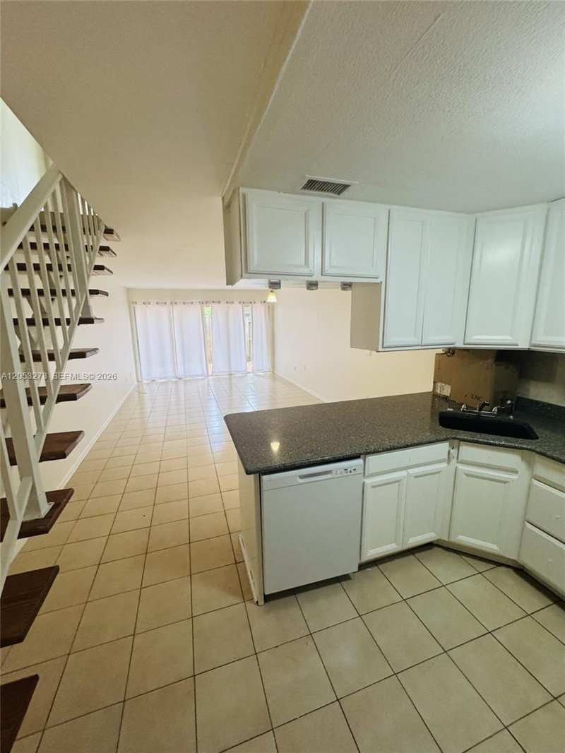 15385 S Dixie Hwy 22 Hwy # 22, Palmetto Bay FL 33157