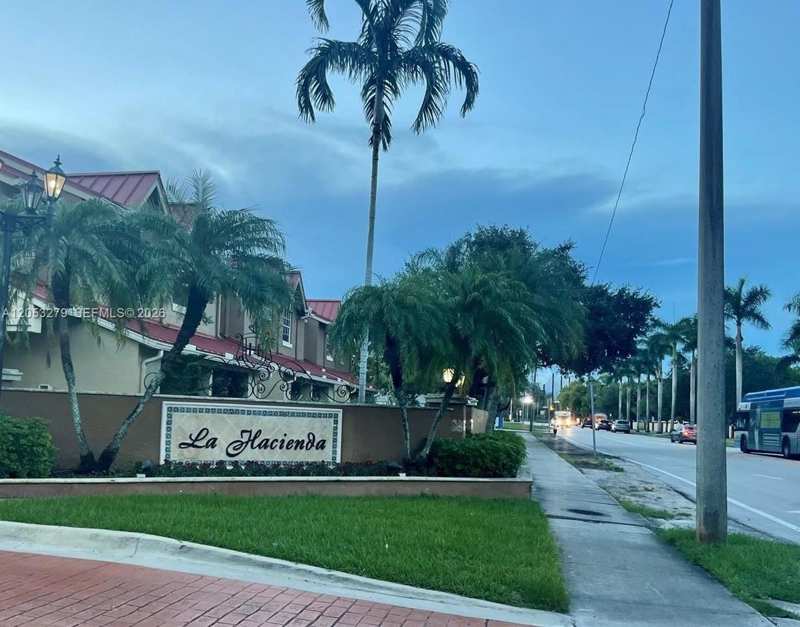 18304 NW 68th Ave # M, Hialeah FL 33015
