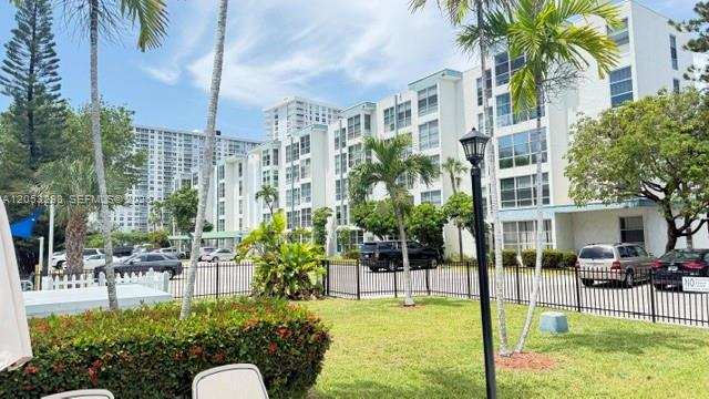 17570 Atlantic Blvd # 105, Sunny Isles Beach FL 33160