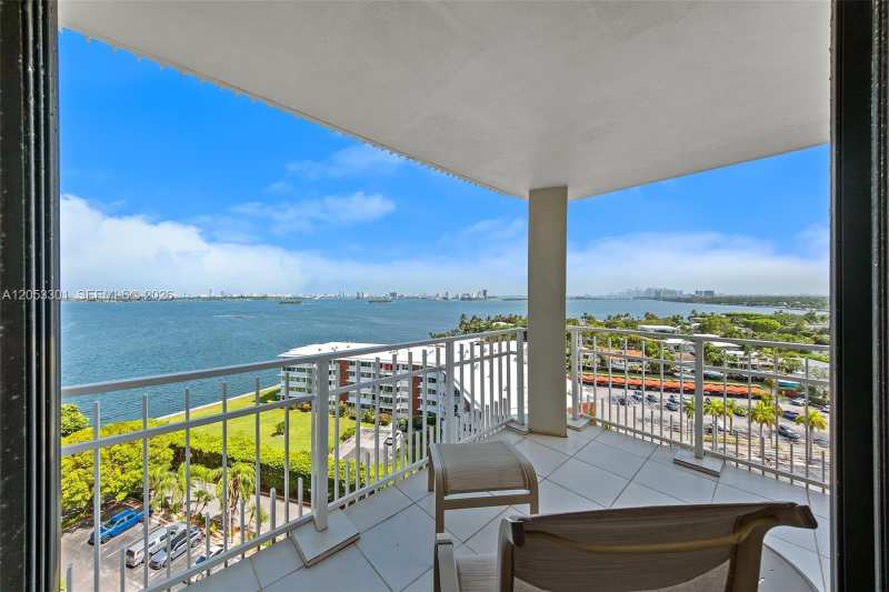 4000 Towerside Ter # 1210, Miami FL 33138