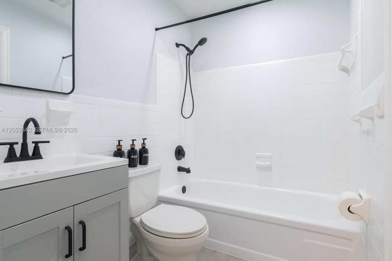 605 SW 14th Ter, Fort Lauderdale FL 33312