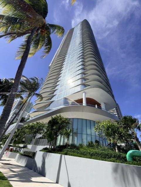 175 SE 25 ROAD # 902, Miami FL 33129