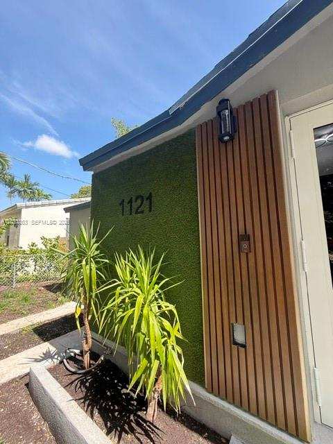 1121 NW 56th St # 0, Miami FL 33127