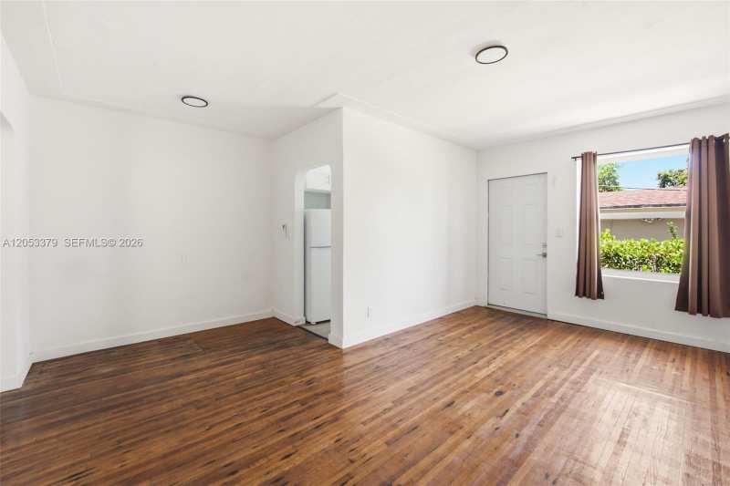 101 NW 74th St # 3, Miami FL 33150