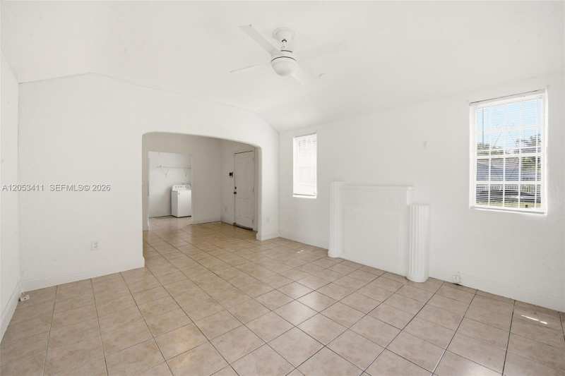 14 NW 75th St # 14, Miami FL 33150
