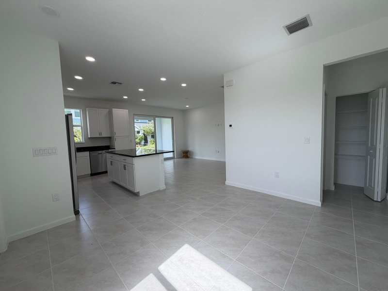 4402 Longwood Lake Square, Westlake FL 33470