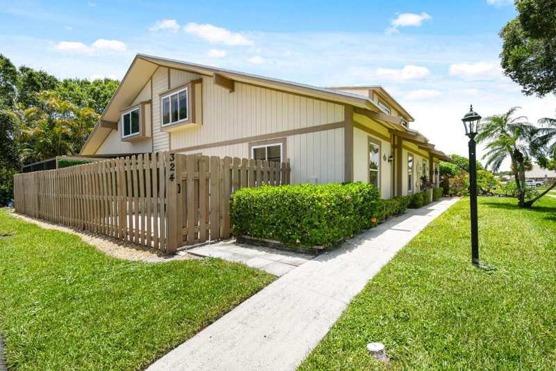 324 MAPLECREST Circle, Jupiter FL 33458