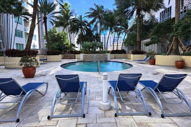 VIZCAYNE NORTH CONDO