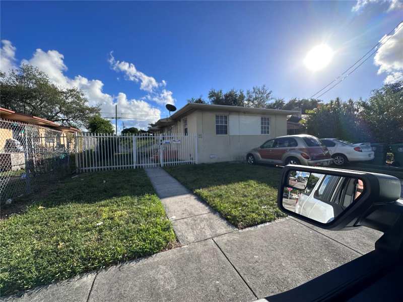 1220 NW 53rd St # 1222, Miami FL 33142