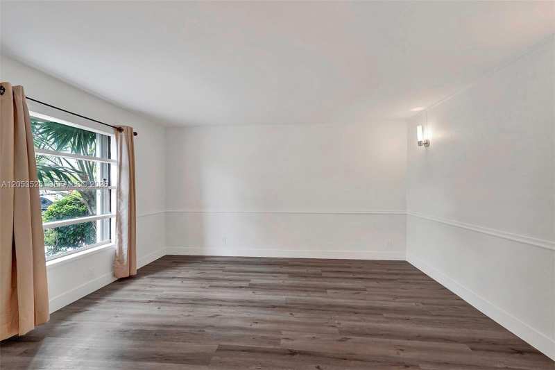 1001 Three Islands Blvd # 28, Hallandale Beach FL 33009