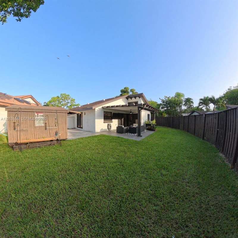 1490 Flamingo Ct, Pembroke Pines FL 33026
