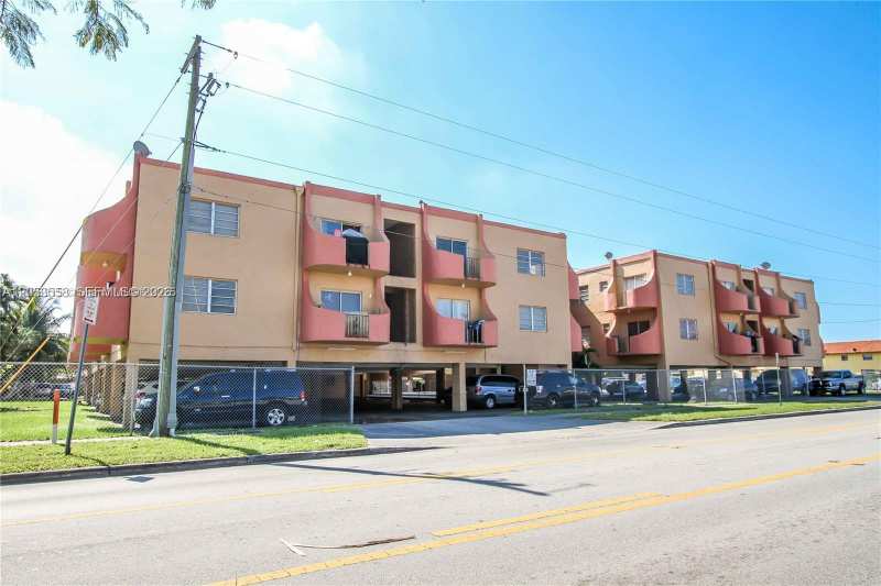 3675 W 11th Ave # 319, Hialeah FL 33012
